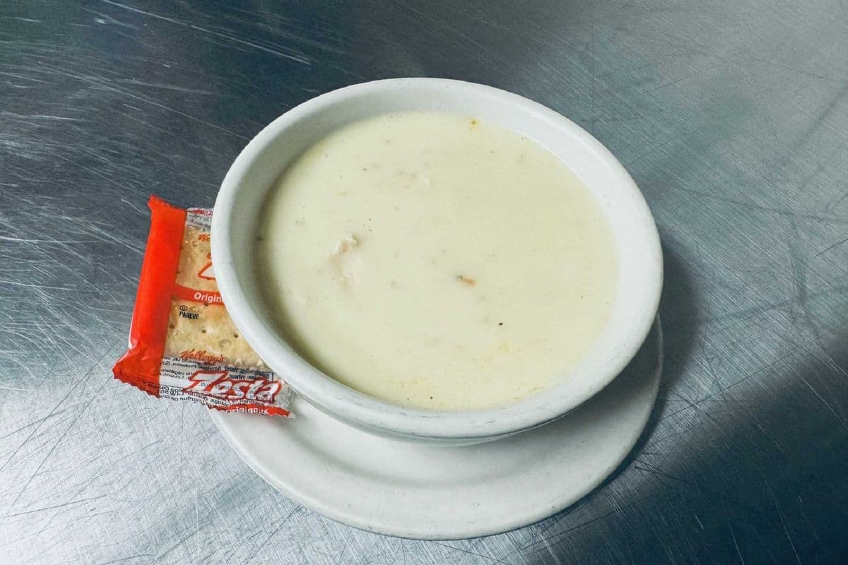 Cream of lemon chicken rice soup bowl 12 ounce