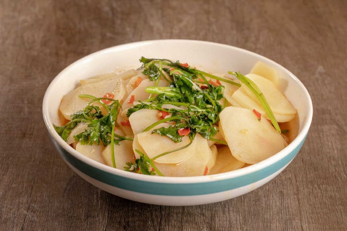 Sliced Potato with Homemade Chili Sauce 口味土豆片
