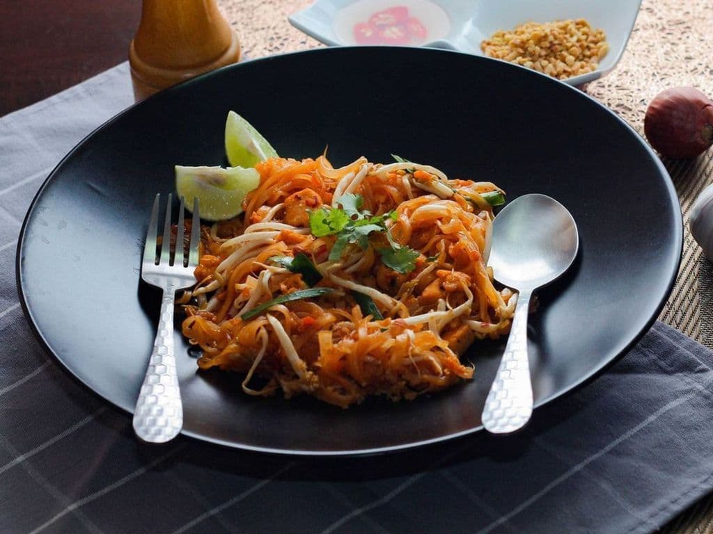 Chicken tikka hakka noodle