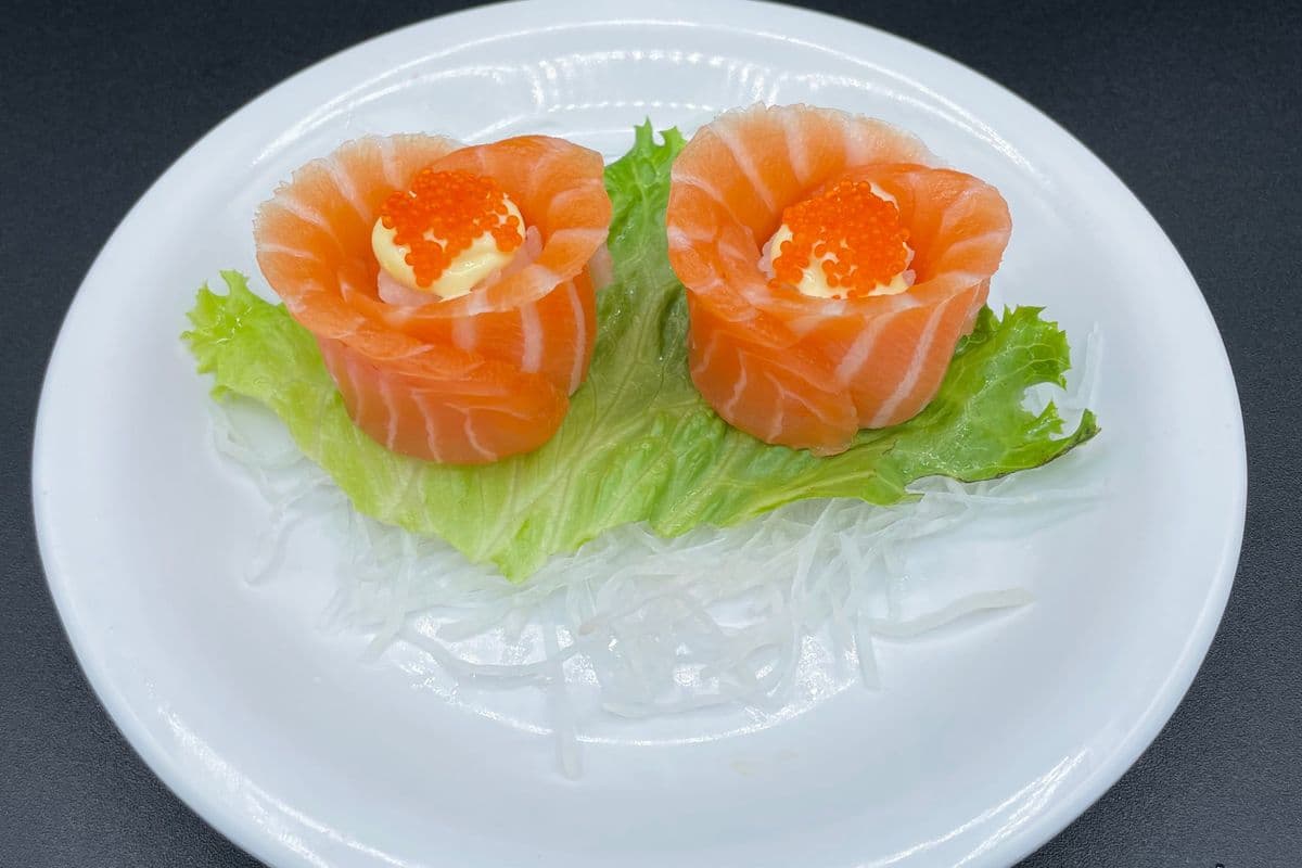321. Salmon Rose Sushi (2 pcs)