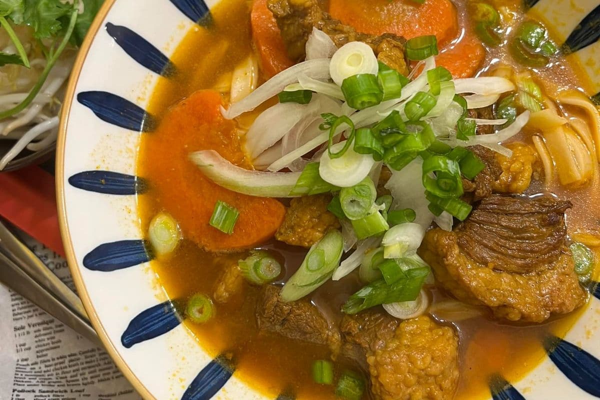 Red-wine Stewed Brisket with Noodle - Bo Kho