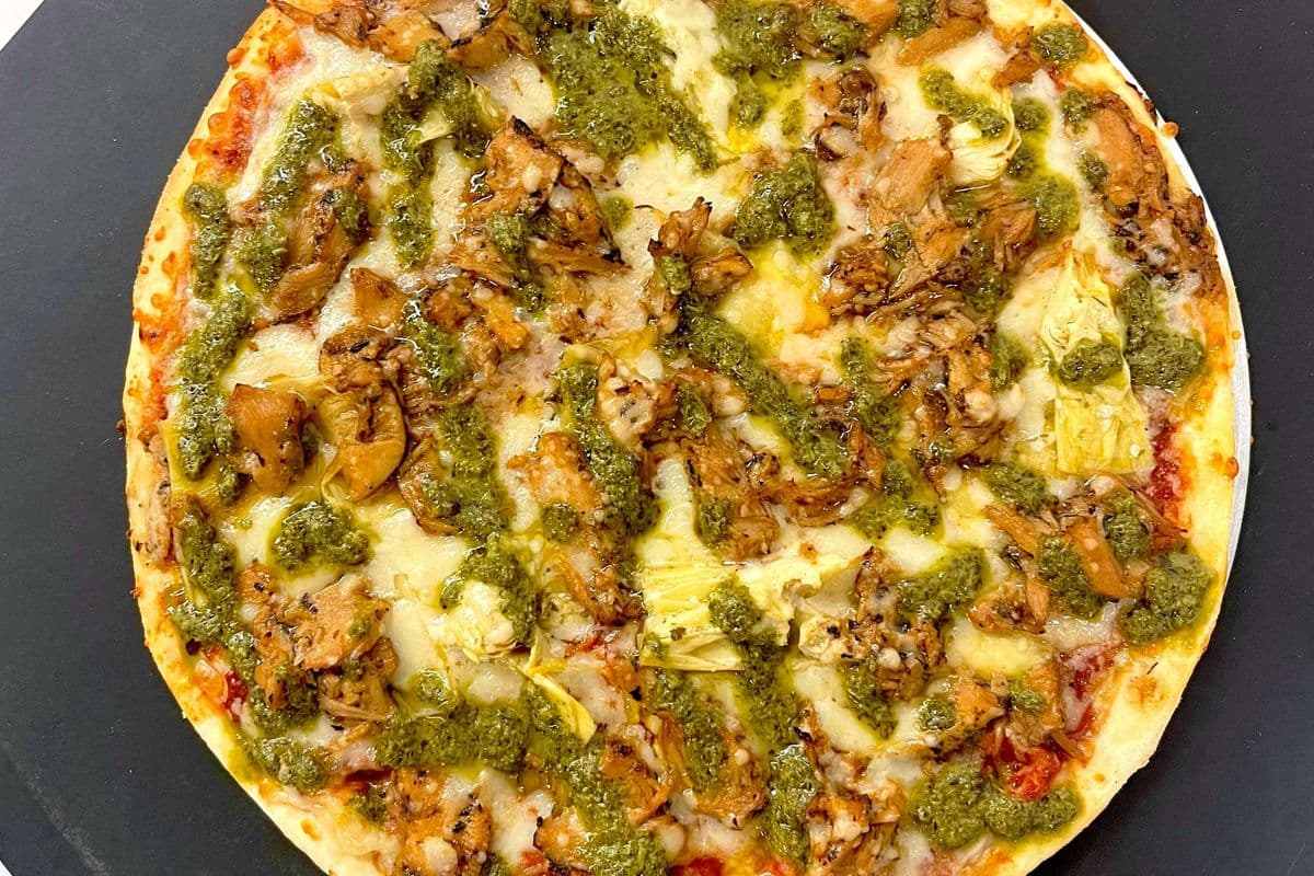 18" Mega Dijo's Supreme Pesto Pizza