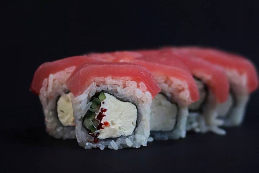Philadelphia Tuna Roll (8 pcs)