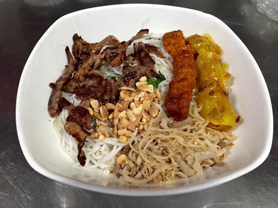 216. Grilled Pork and Spicy Pork with Spring Roll and Shredded Pork with Vermicelli and Vegetable