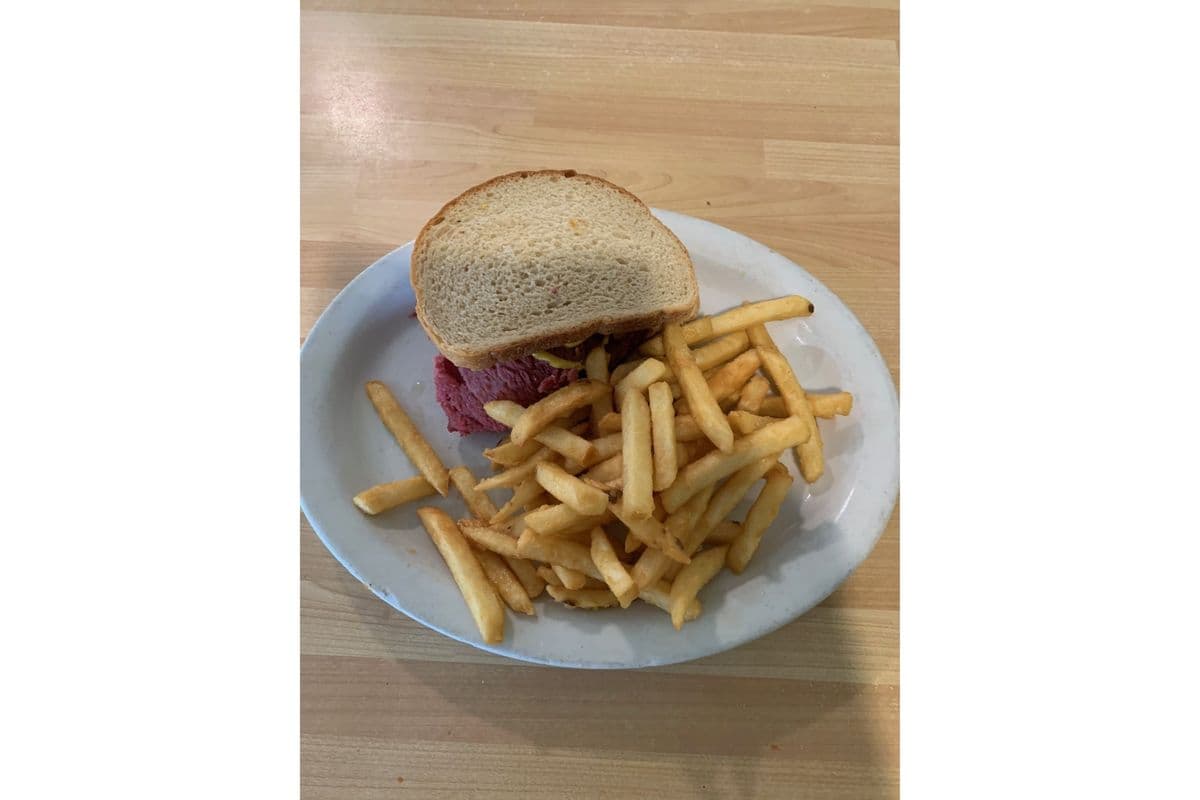 Cornbeef on Rye with Fries