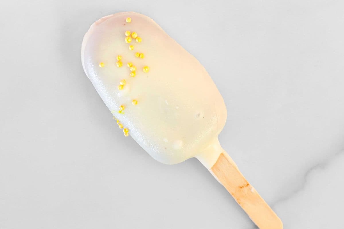 Mini Vanilla Cake Popsicle