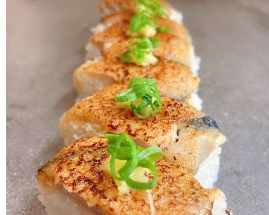 Aburioshi Mackerel (6 pcs) / 鲭鱼炙壽司 (6 pcs)