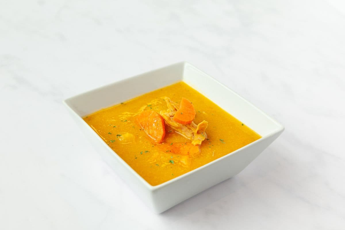 Small Chicken Soup (8 oz)
