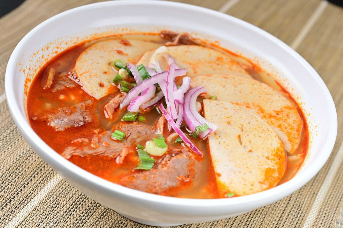 055. Spicy Beef Vemicelli Soup - Bun Bo Hue