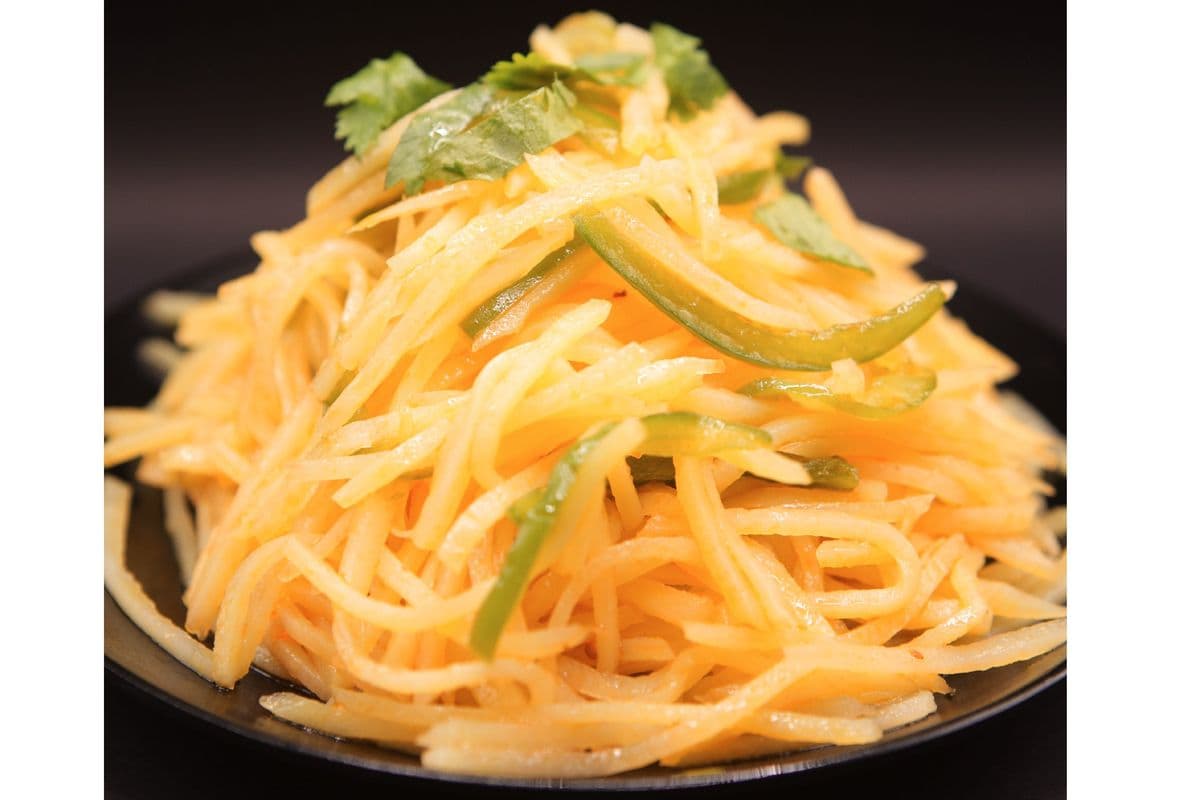 Shredded Potato with Chili Oil Sauce