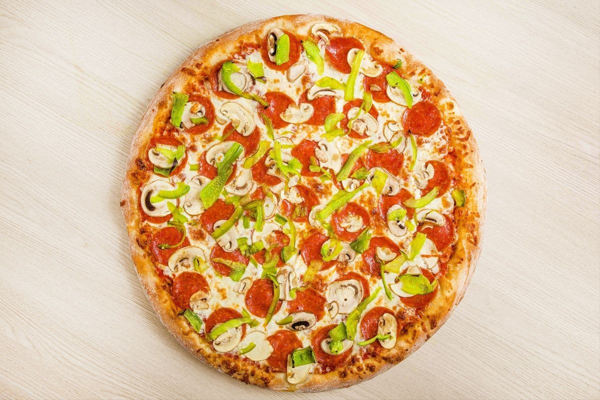 16" Large Pizza Deluxe Specialty