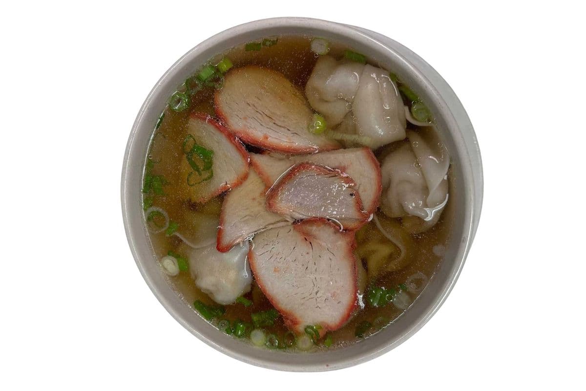 Large Wonton Soup With BBQ pork (10 pcs) and green onion (20 oz)