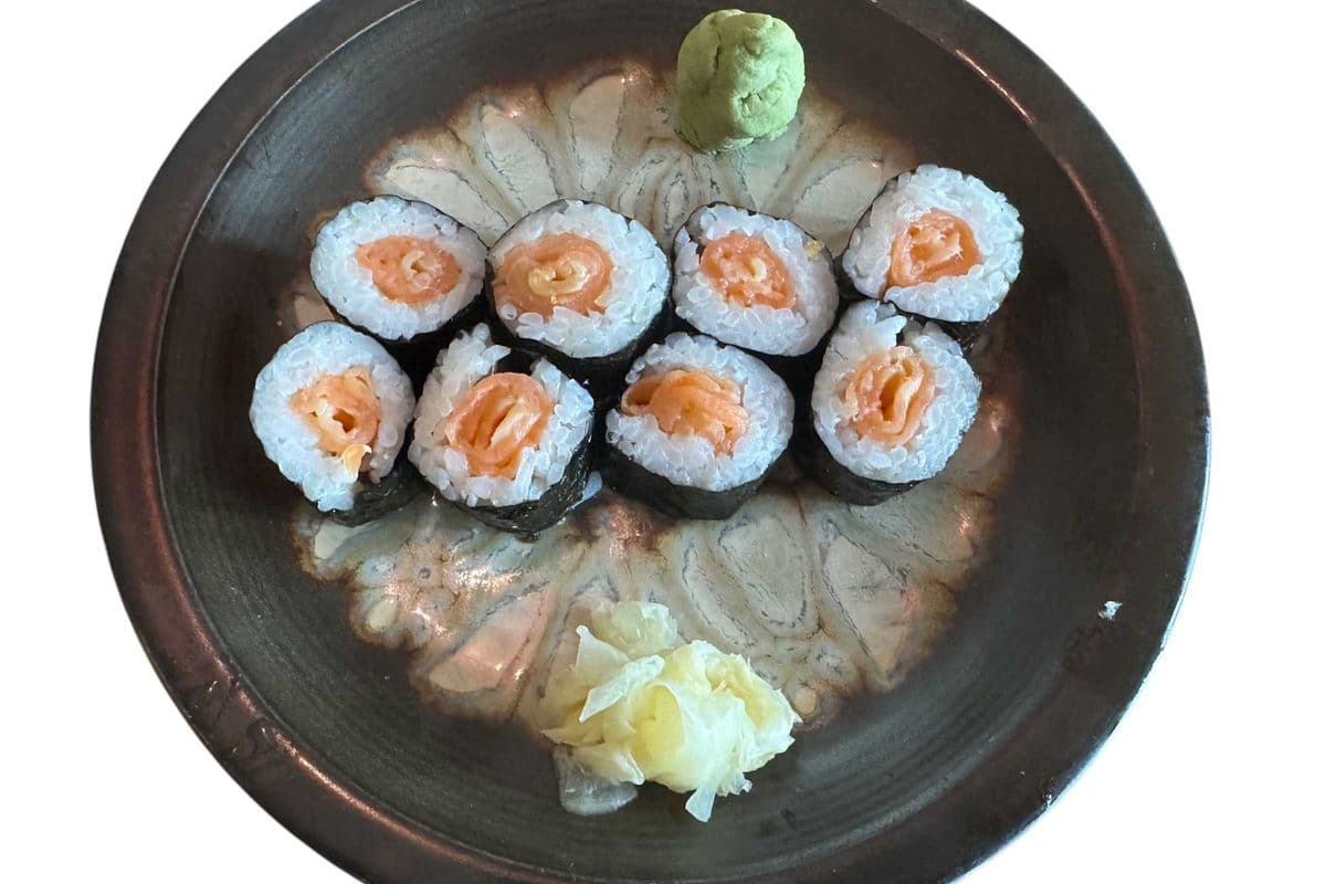 C28) Smoked Salmon Roll(16pcs) (16 Pcs)