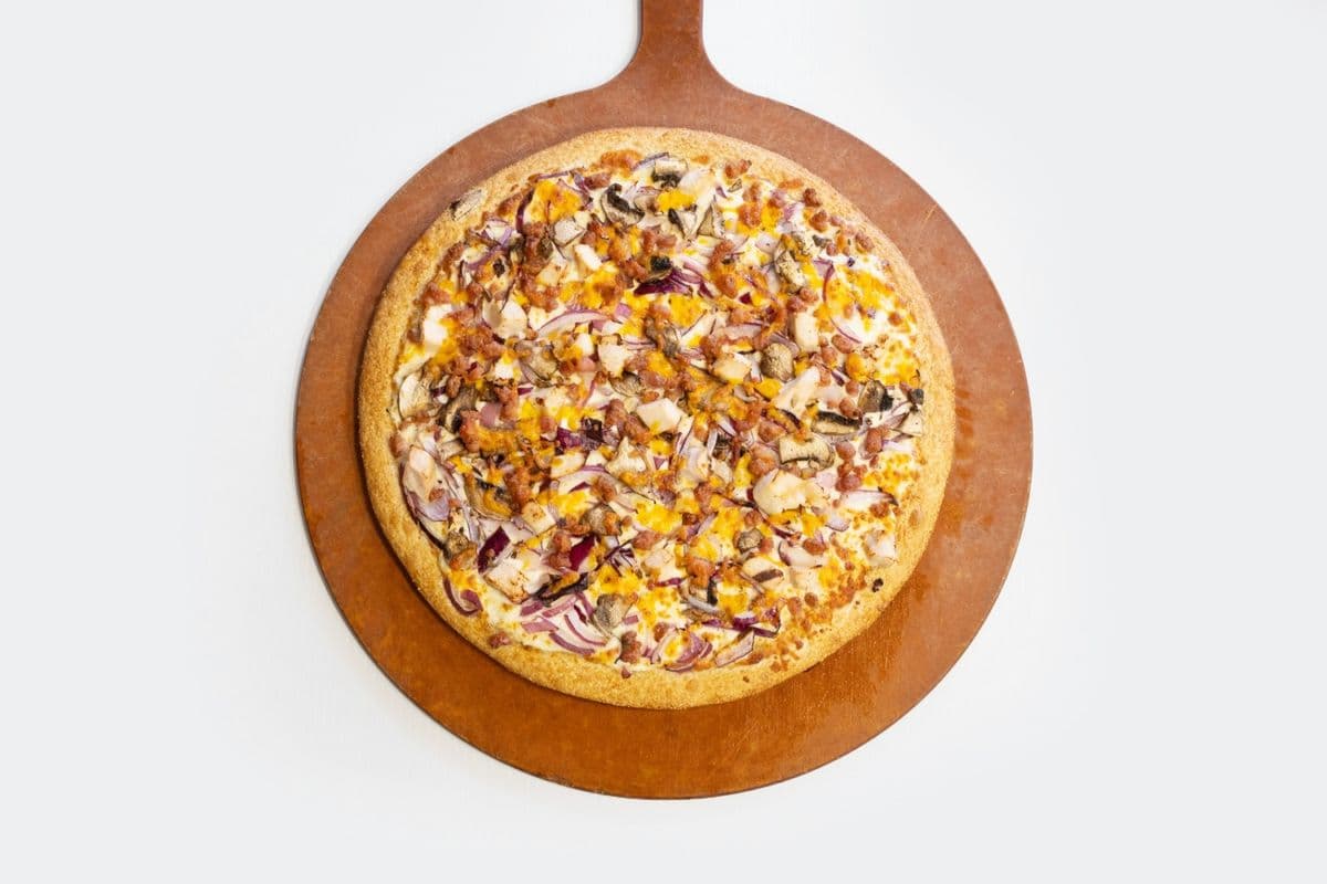 12" Medium Garlic Chicken Bacon Pizza