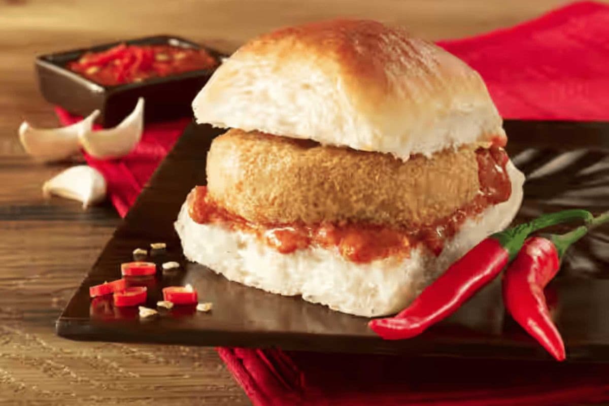 Schezwan Vadapav