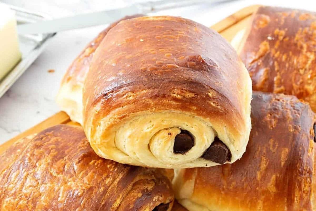 Croissant au Chocolate/Chocolate Croissant