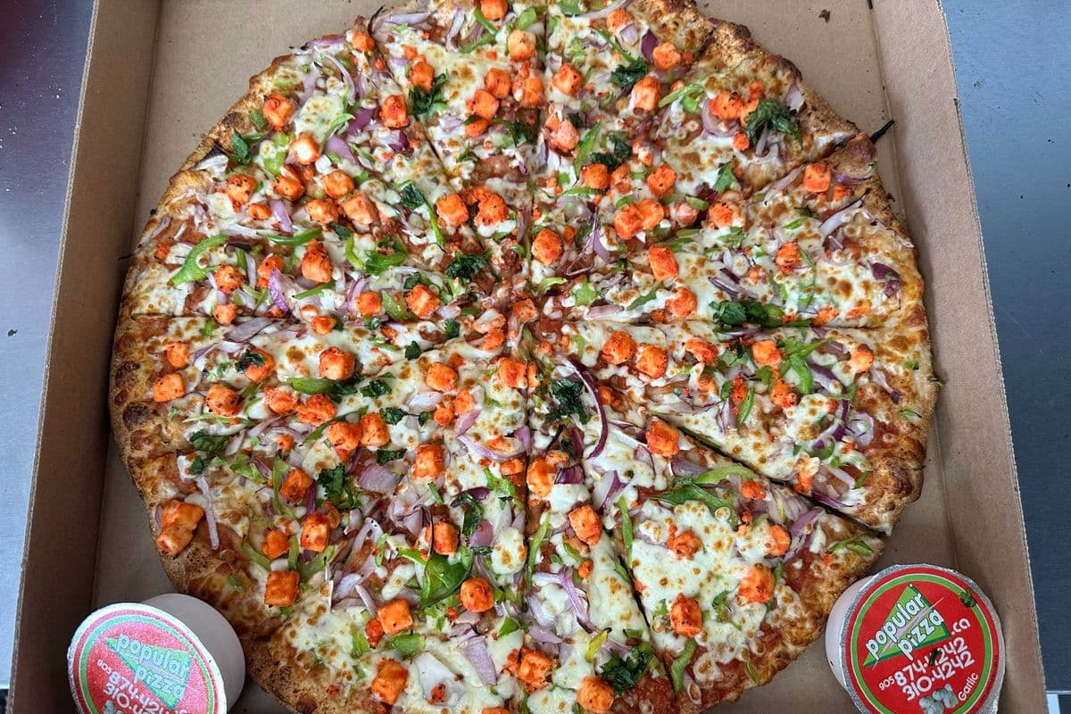Tandoori Paneer Pizza