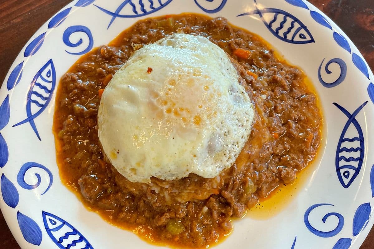 H6 - HK-Style Minced Beef and Pan-fried Egg with Rice 煎蛋免治牛飯