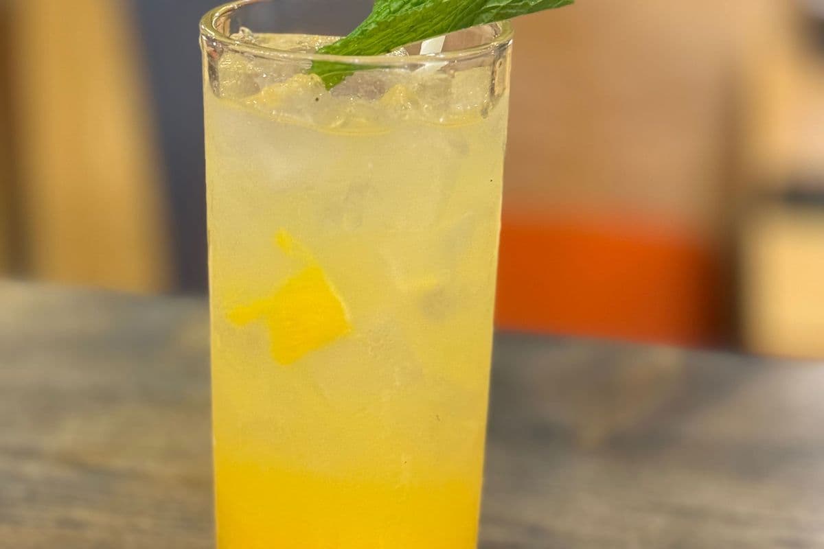 D7. Fresh Orange Juice (Cam Vắt Tươi)