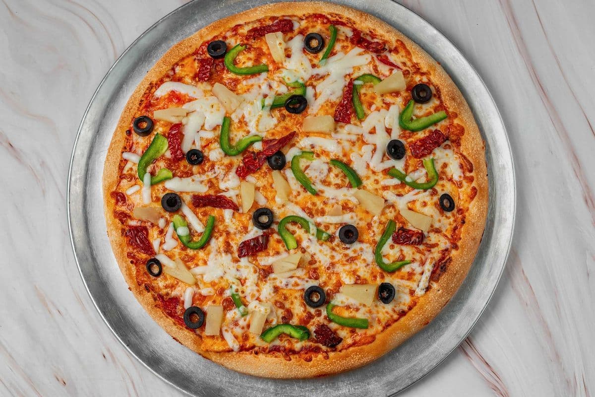 12" Medium Deluxe Veggie Pizza
