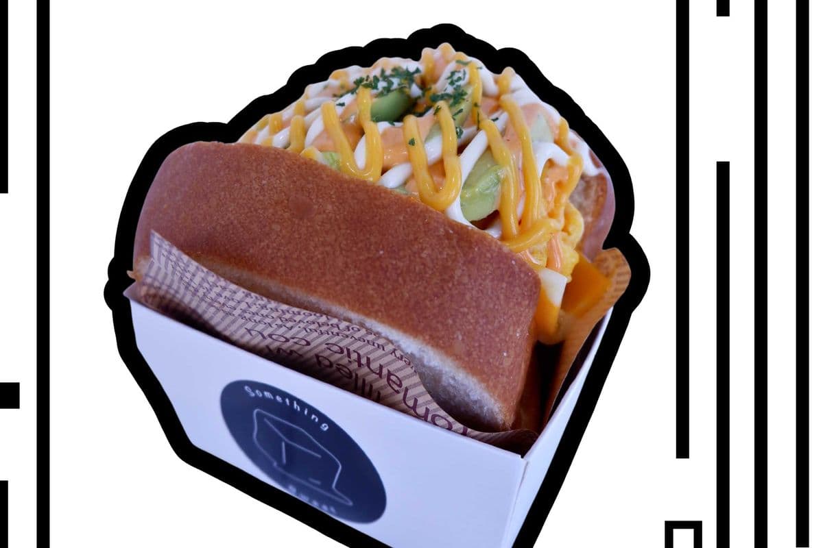 Avo Holic Eggie Sando