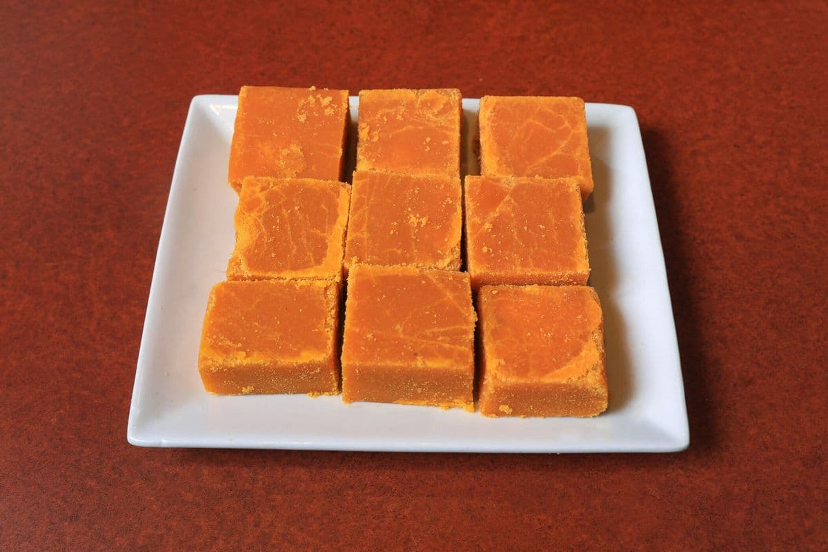 Basen Barfi