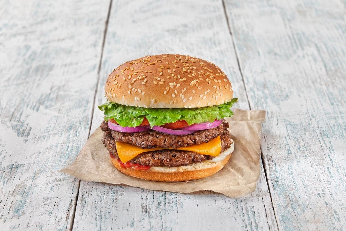 Beefed Up Cheddar Burger (897 Cal)