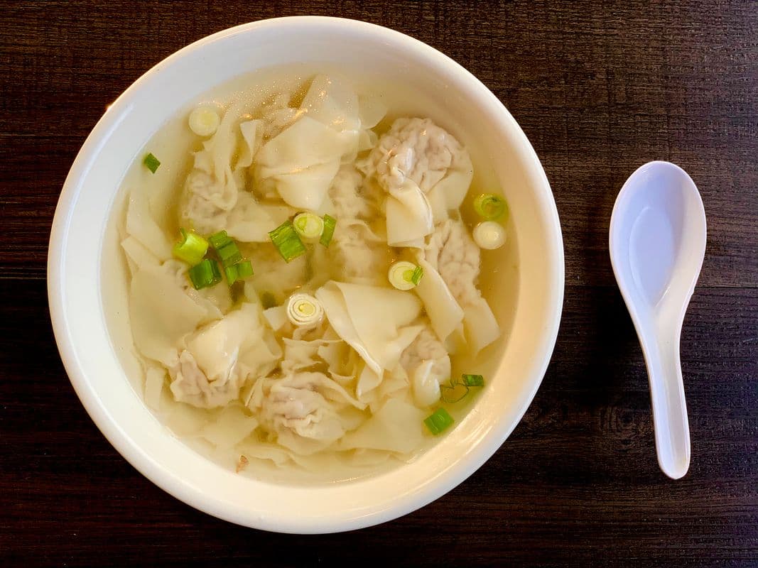 Wonton Soup (12 pcs)