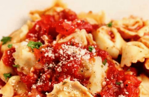 Tortellonnis fromages sauce tomates et basilic.