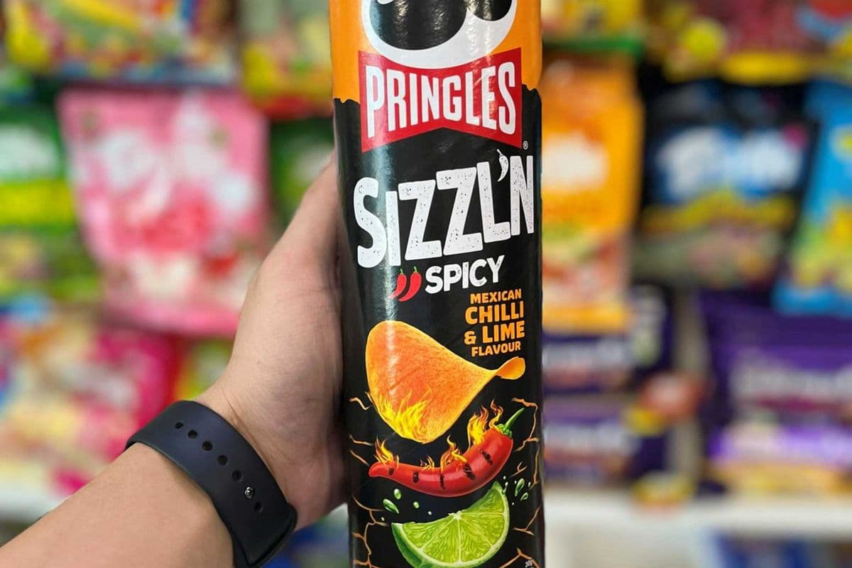 (UK) PRINGLES SIZZL'N SPICY MEXICAN CHILLI & LIME - 180G
