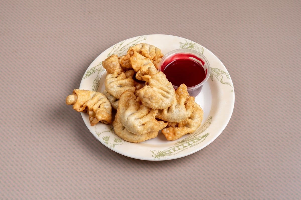 13. Won ton frit (sauce rouge) (12) / Fried Won Ton (Red Sauce) (12)