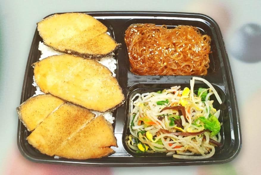 Vegetarian Crispy Fish Fillet Meal / 素魚排飯