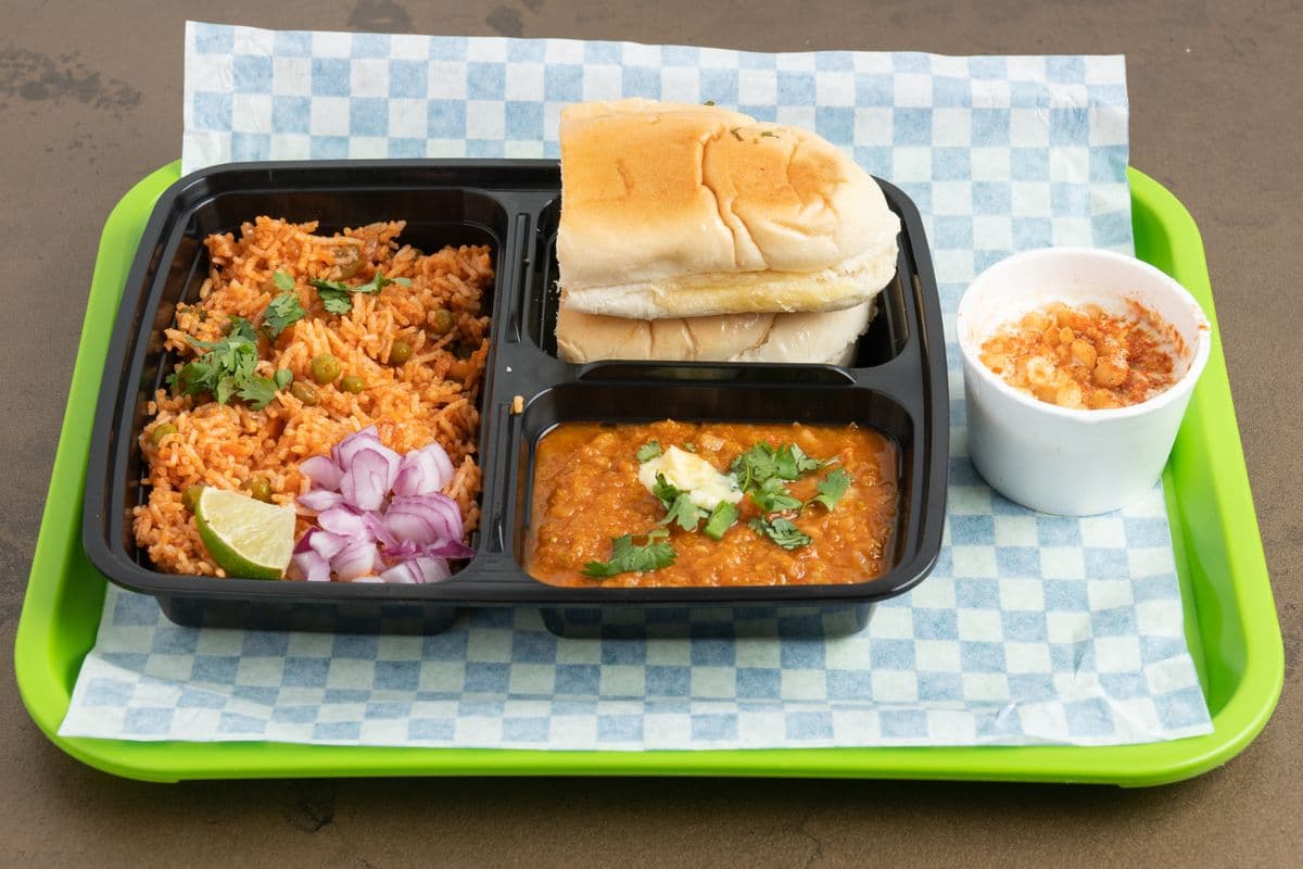 Pav Bhaji, Tawa Pulao, and Raita Combo 1