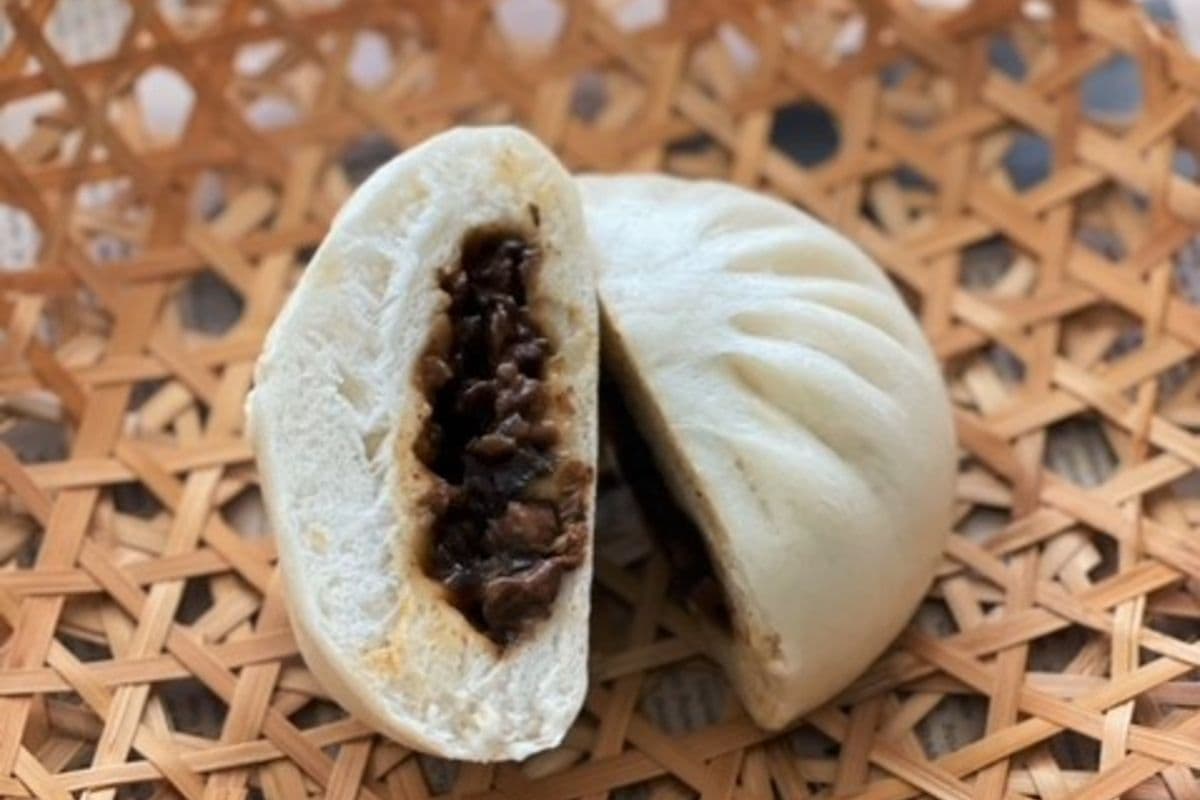Steamed Pork and Preserved Vegetable Bun (720 gm) (6 pcs) ((720 gm) (6 pcs))