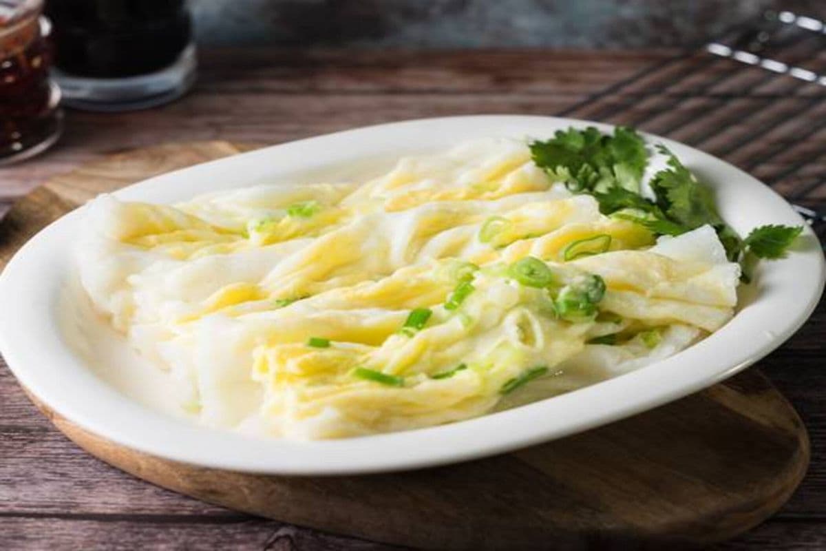 B3. Egg Rice Noodle Roll 新鲜鸡蛋肠