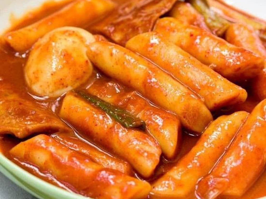 Spicy Rice Cake (떡볶이/辣炒年糕)