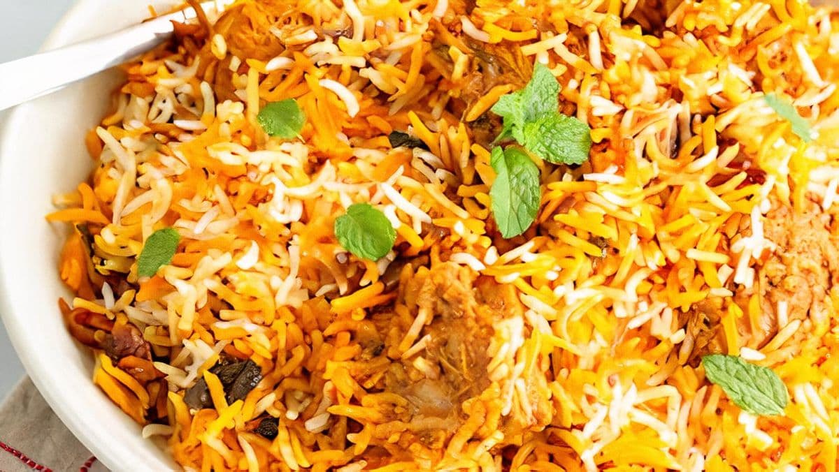 Best Butter Chicken Biryani/Raita/ Mango Lassi