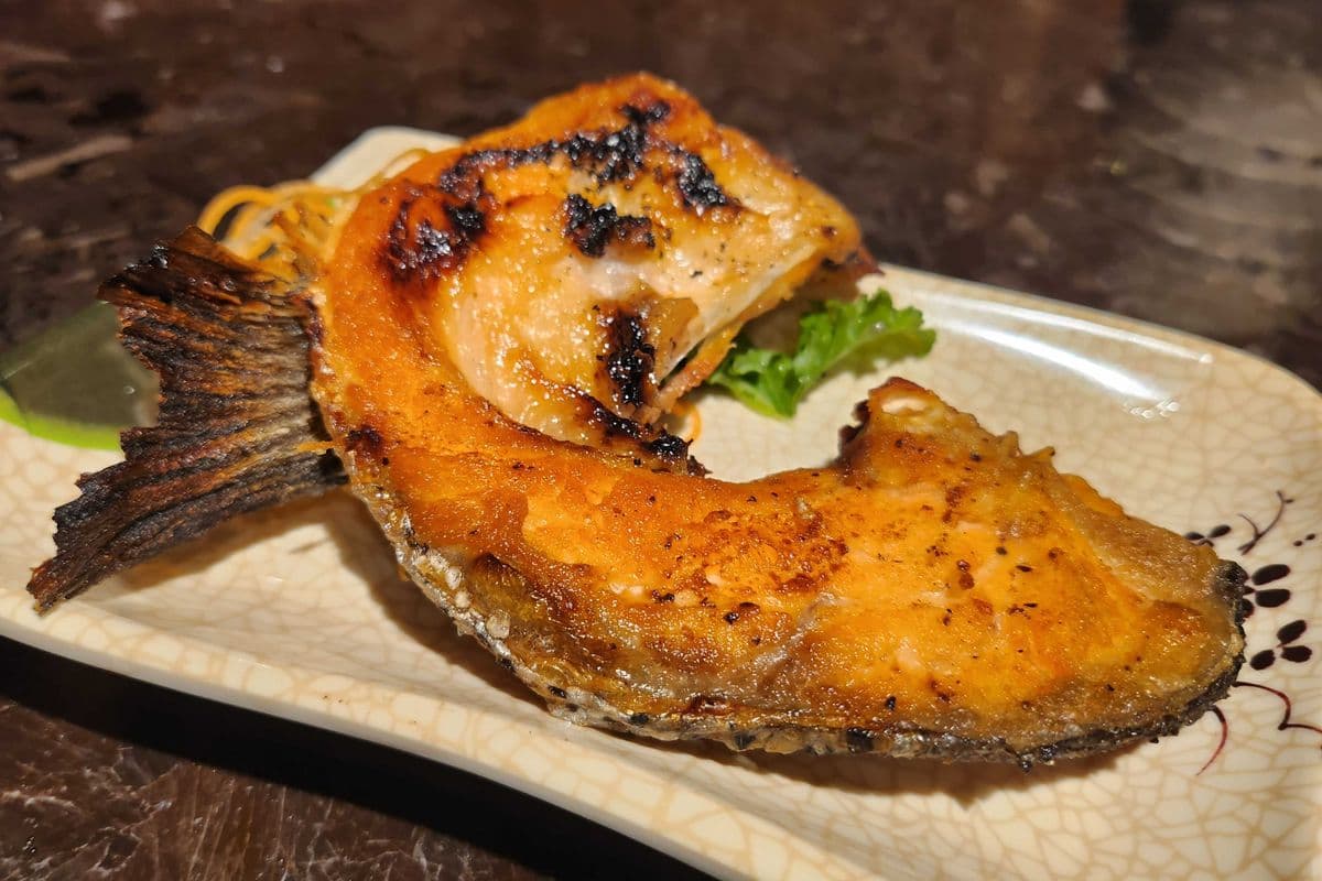 Salmon Kama (1pc)