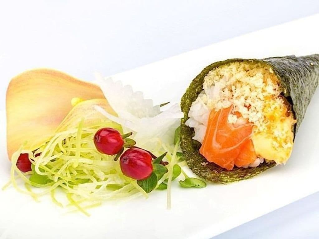 Spicy Salmon Handroll(1 pc)