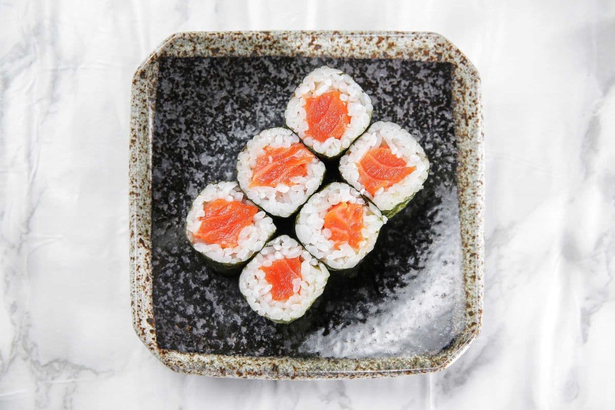 Wild Sake Maki Roll (6 pcs)