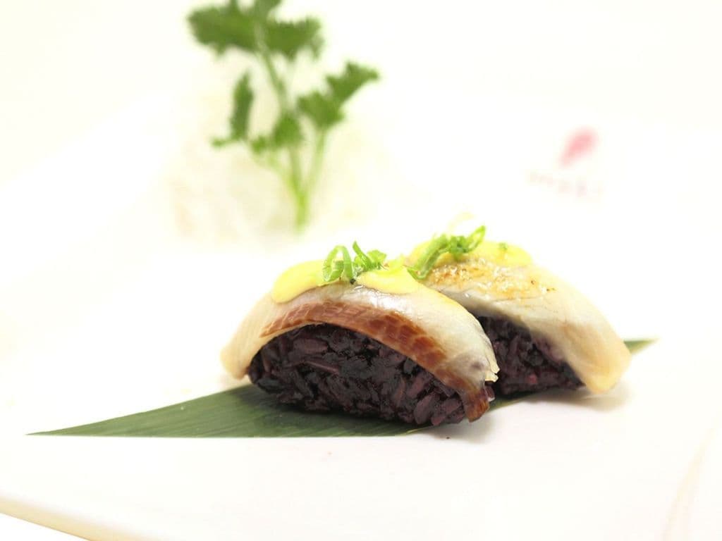 141C.Brown Hamachi Torch Su(2