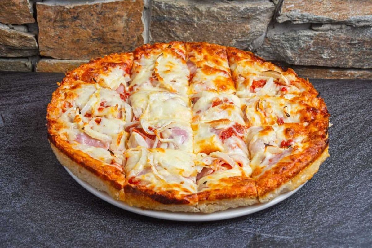 #22 8" Small Ham and Onion Classic Pizza