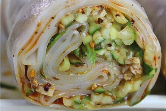 Rolling Cold Noodles 卷凉皮