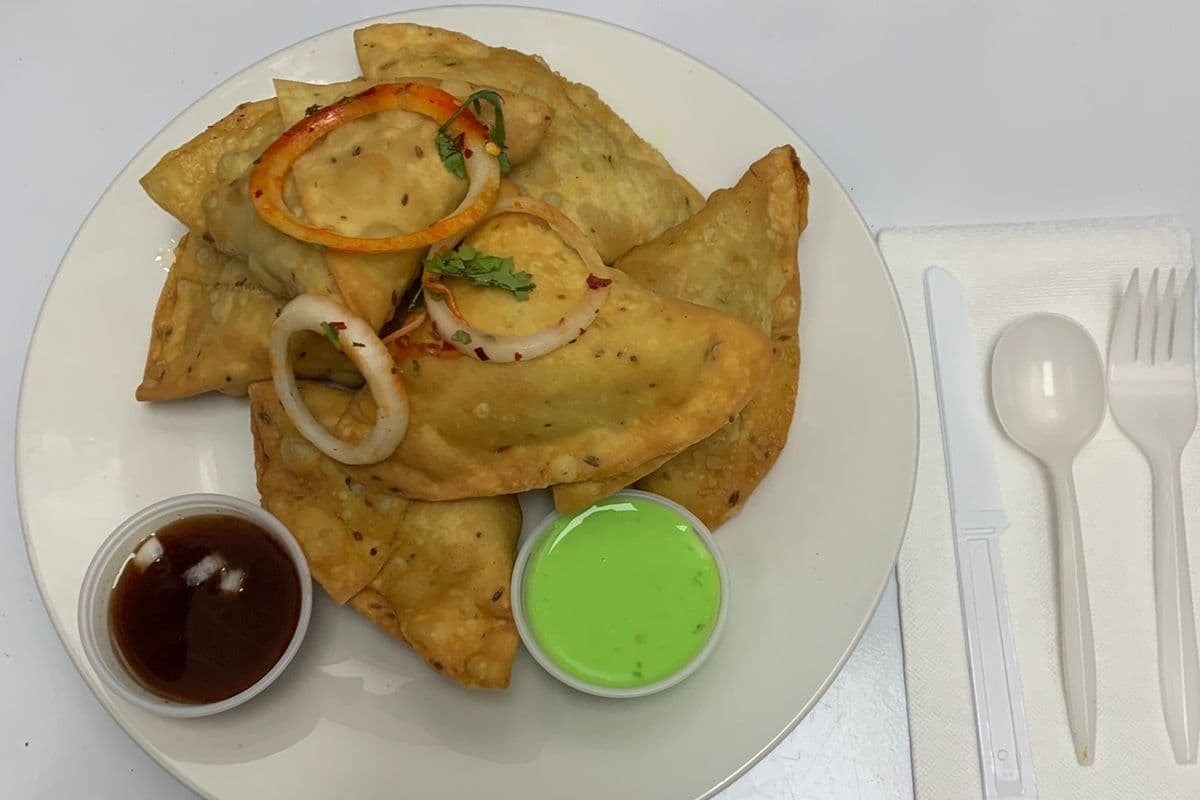 Veg Samosa (1 Pc)