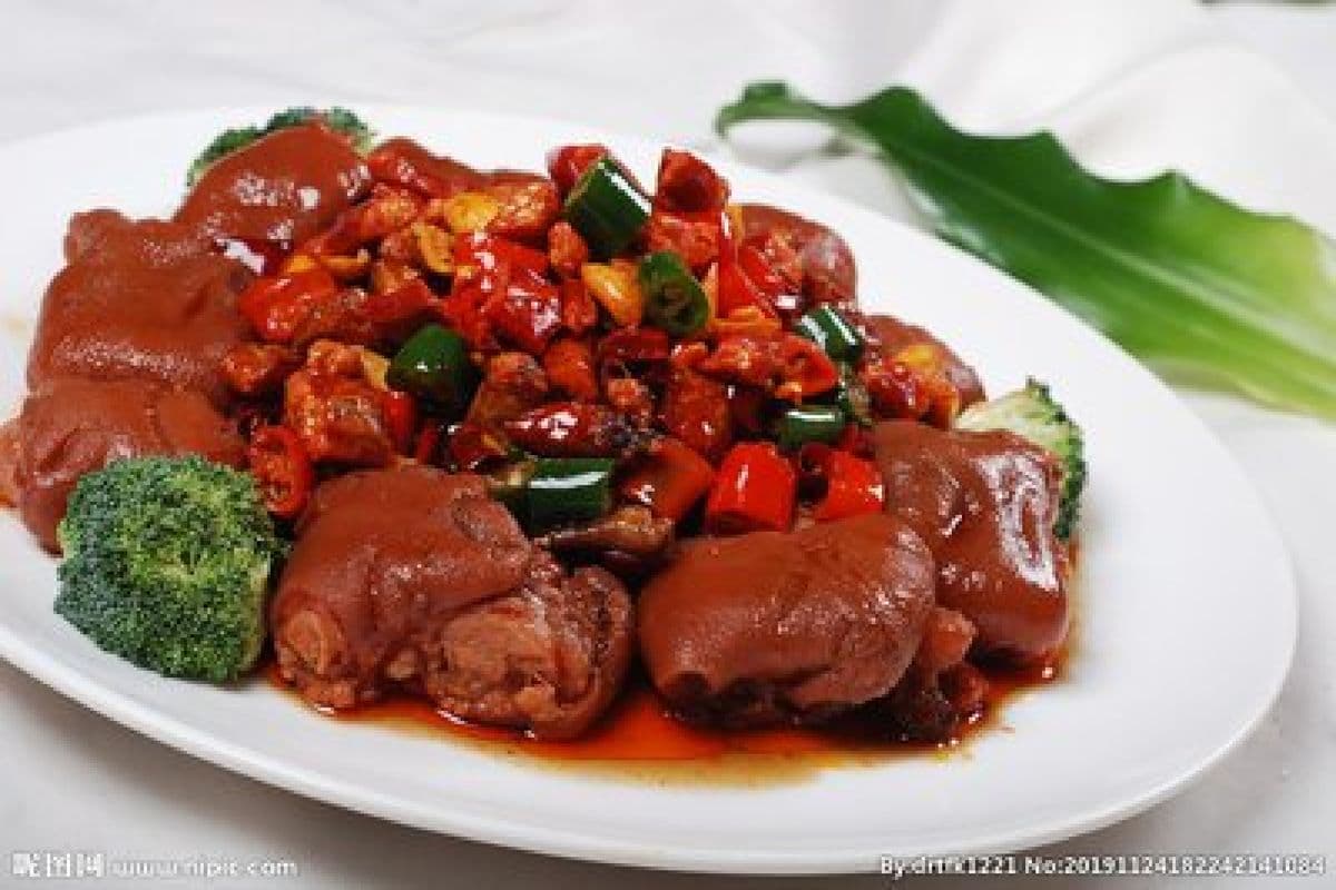 Sichuan-Style Pork Feet(香辣猪手)