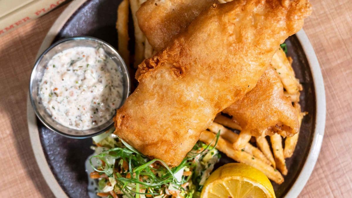 ENGLISH STYLE FISH & CHIPS