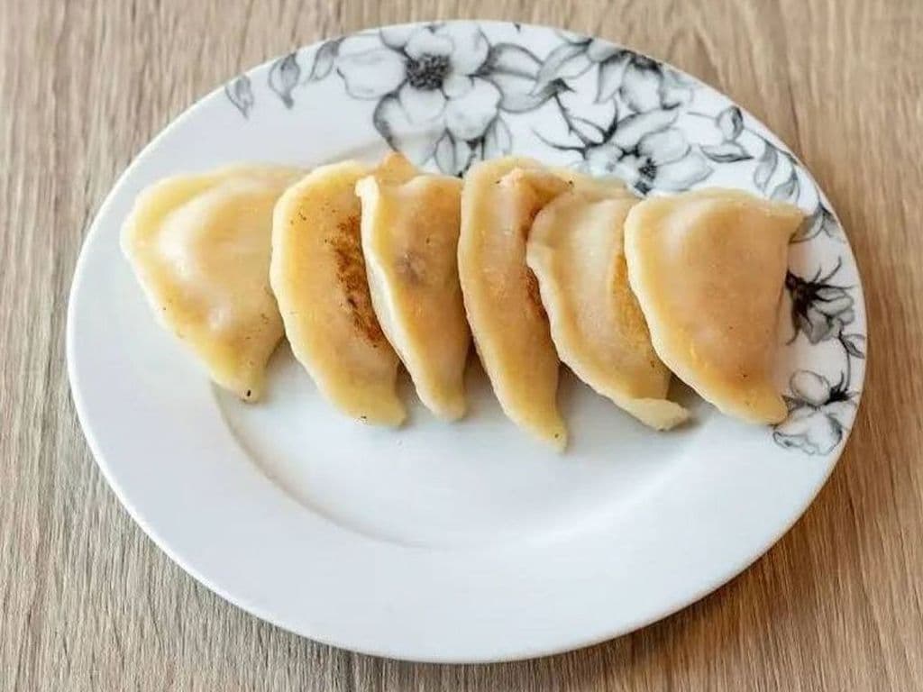 Cooked Cheddar Perogies (6)