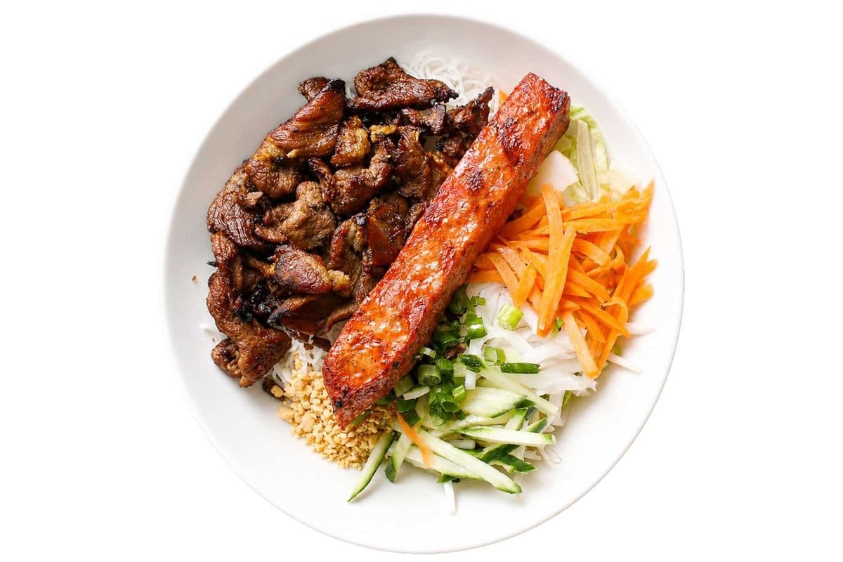 33. Grilled Pork and Grilled Sausage Vermicelli