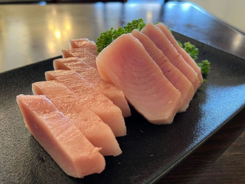 Full Tuna Sashimi (10pcs)