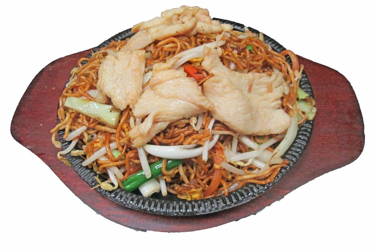 293. Chicken Noodles in Sizzling Plate 鐵板雞片拉麵